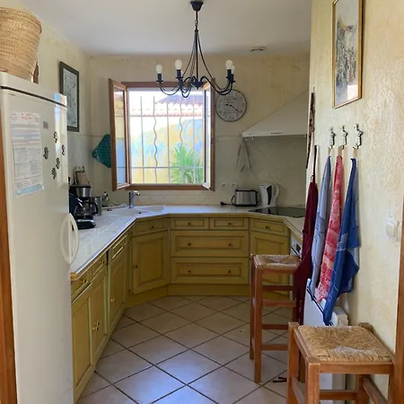 Provencale Pour 4 Adultes Et 2 Enfants וילה
