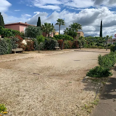 וילה Provencale Pour 4 Adultes Et 2 Enfants